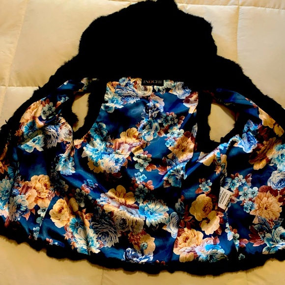 Black rabbit vest with hood and pockets - Picture 5 of 10